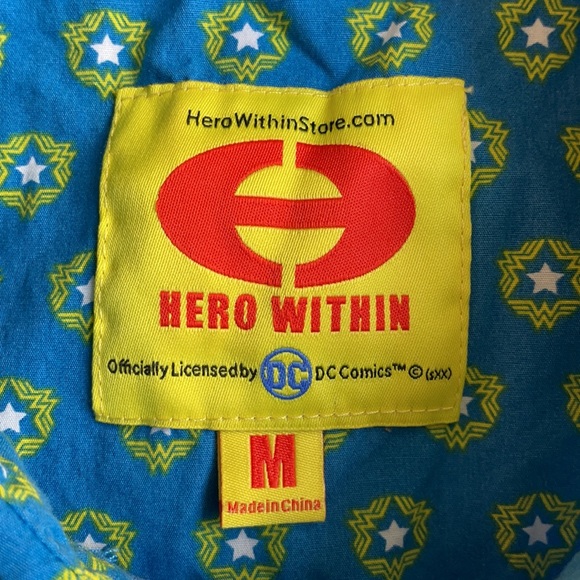 Wonder Woman Woven Shirt DC Comics Medium - Picture 5 of 7